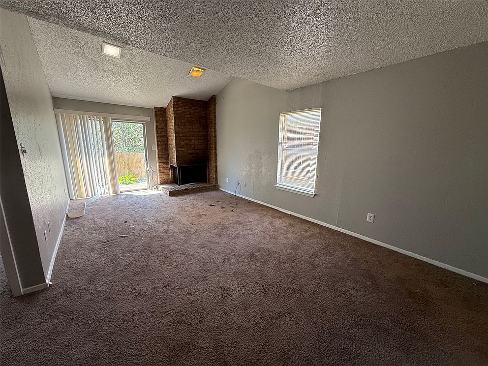 1st image of 818 Clarissa Pl