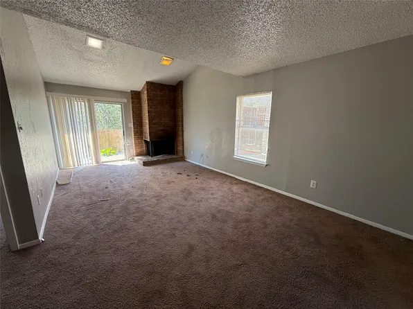 818 Clarissa Pl, Garland, TX 75040