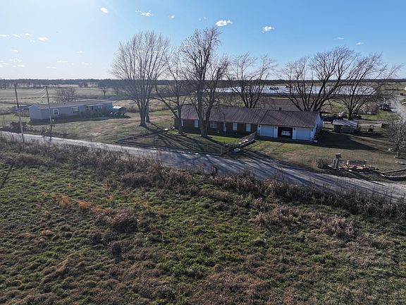 2nd image of 11285 Tucker Rd