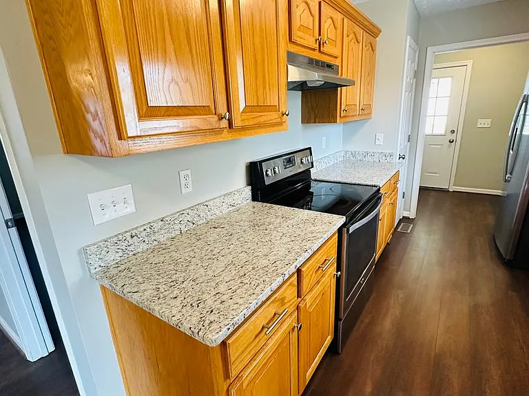 2102 Harrell Dr — Photo 4