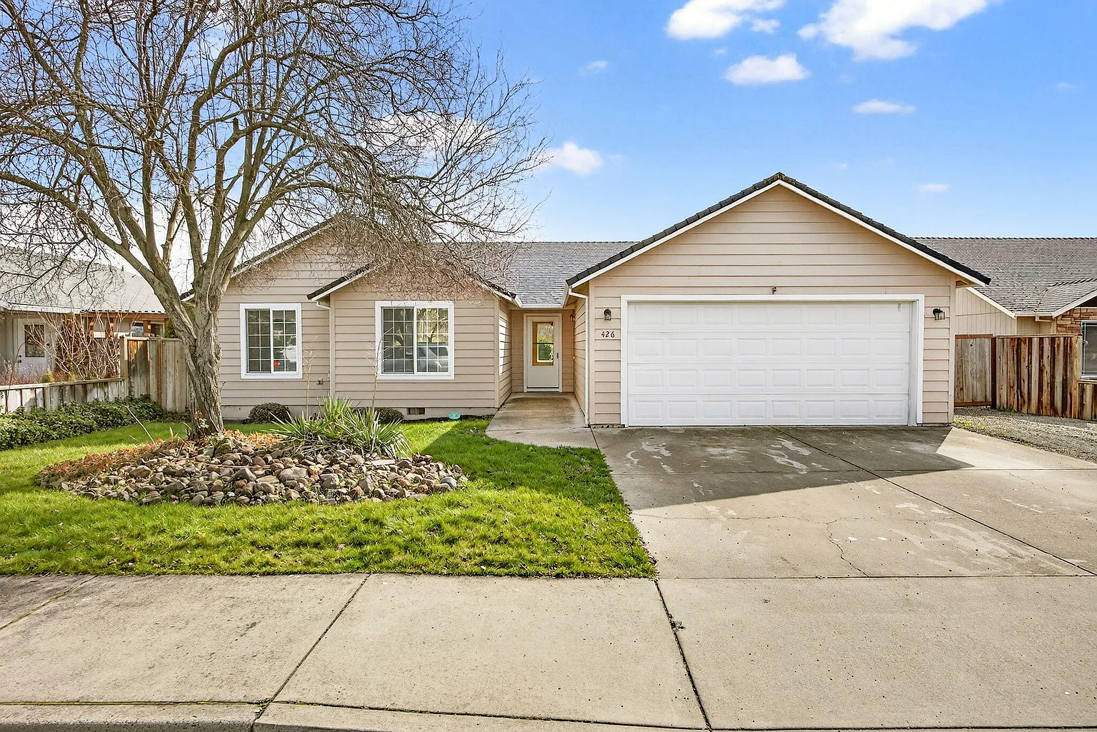 426 Westminster Dr photo 1