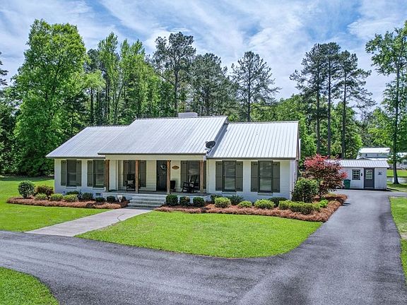 3rd image of 143 N Valhalla Cir
