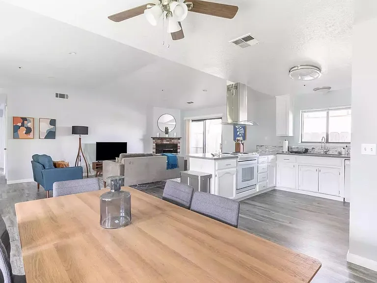485 N P St — Photo 3