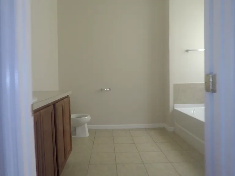 4624 Barbados Loop — Photo 11