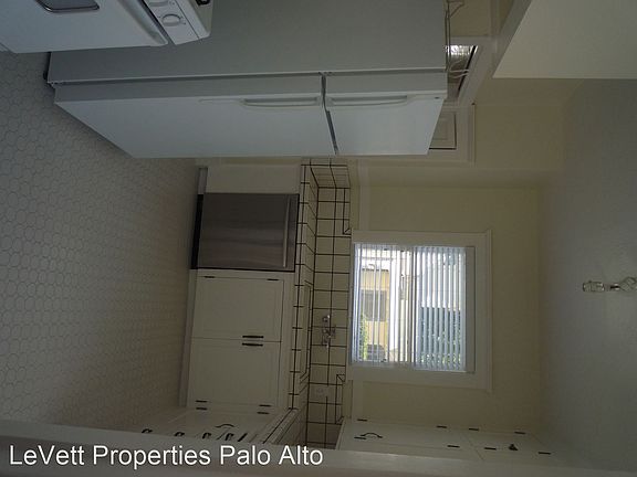 3rd image of 948 Cowper St