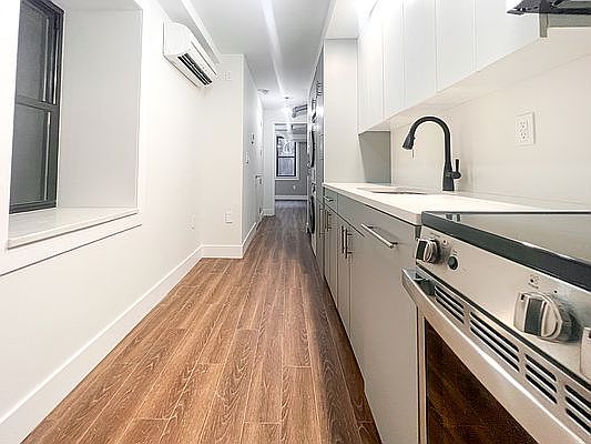 4th image of 336 W 17th St APT 4C