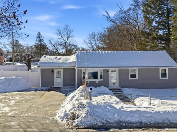 206 Burnham Rd, Lowell, MA 01852