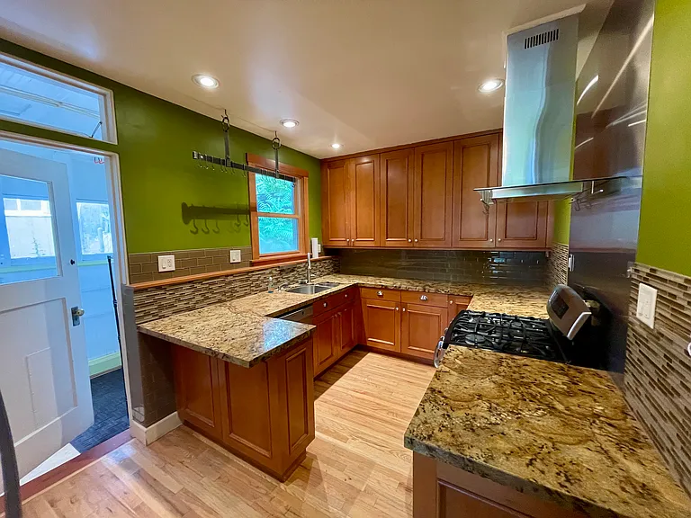 502 N 200 W — Photo 9