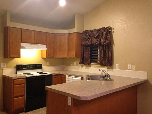 4th image of 403 Rollingwood Dr