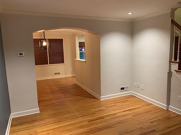 5th image of 8319 Hillendale Rd