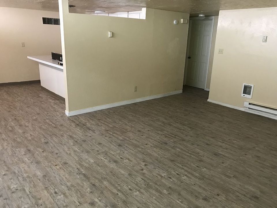 1st image of 1676 Riviera Dr