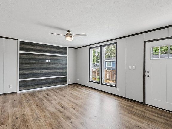 5th image of 320 McLean St