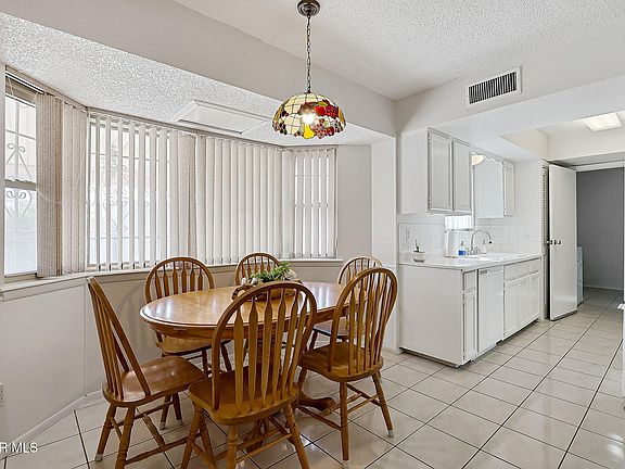4th image of 10828 Hitchcock Ave