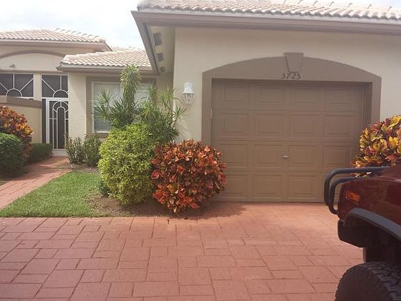 2nd image of 5725 Emerald Cay Ter Unit 5725
