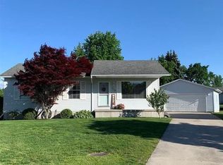 705 Applegate Dr, Marysville, MI