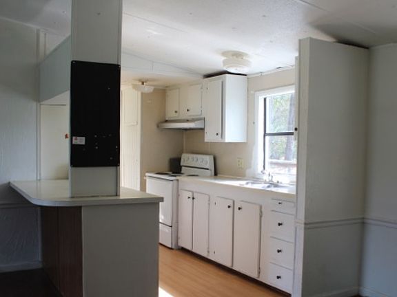 From dinning Room to Kitchen