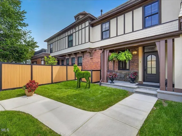 122 Regent Street Unit 3, Saratoga Springs, NY 12866