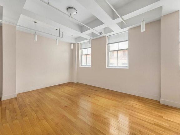 3rd image of 385 Greenwich St #1