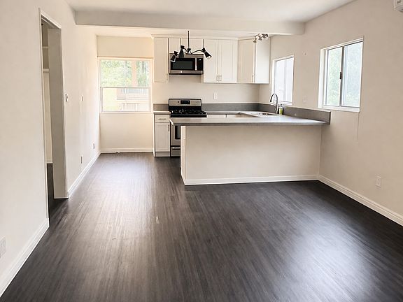 4th image of 540 S Euclid Ave #3B