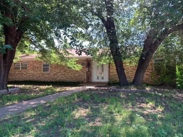 714 N Minnesota Ave, Mangum, OK 73554