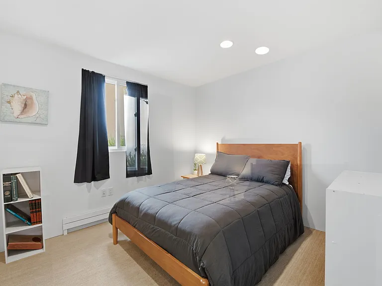 796 Crespi Dr — Photo 27
