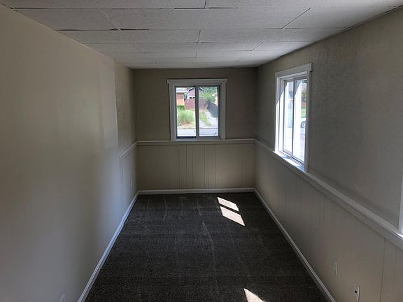 4th image of 1943 S Lombard Ave
