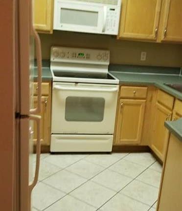 3rd image of 8099 Pacific Beach Dr