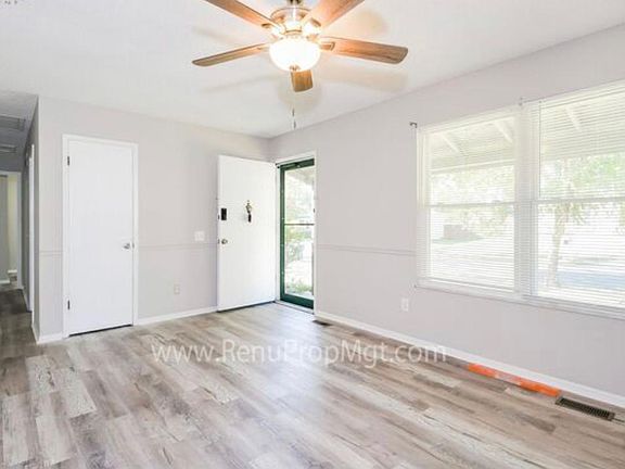 4th image of 2356 Lindsay Ln