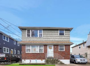 422 Willow Rd W, Staten Island, NY 10314