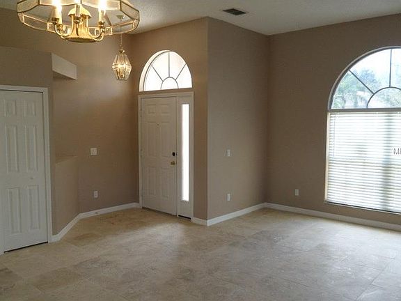 4th image of 127 Antrim Ct