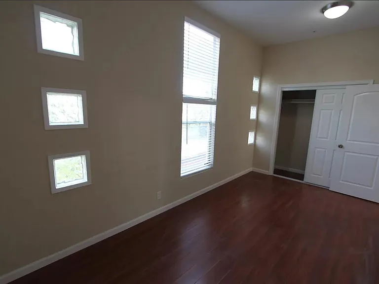 3990 Paul Ter — Photo 15