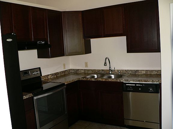 2nd image of 820 Park Ave