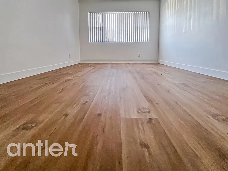 3917 Stevely Ave #F1 — Photo 7