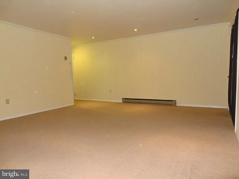2074 Lake Grove Ln — Photo 29