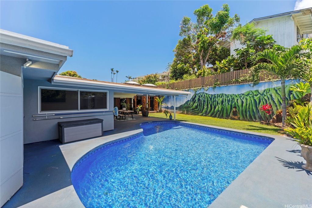 1027 Alahaki St, Kailua, HI - View 2