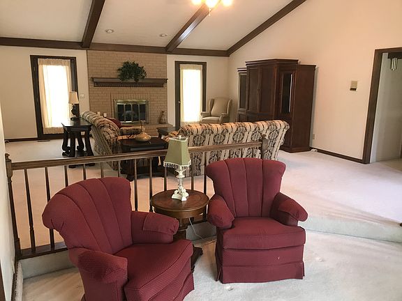 4th image of 10025 Cliffwood Ct