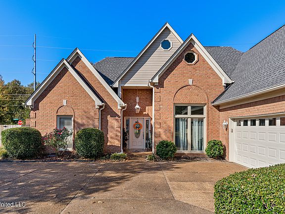 4th image of 6169 Berkshire Cir