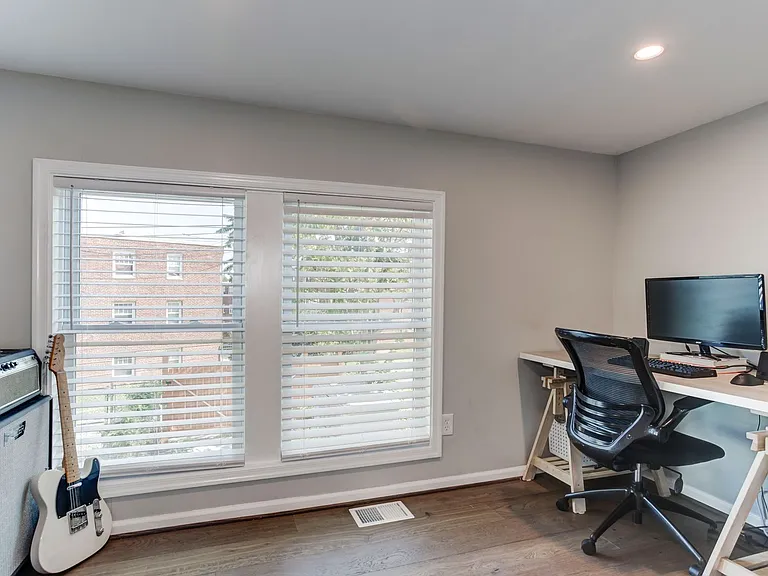 1169 Summit St NE — Photo 46