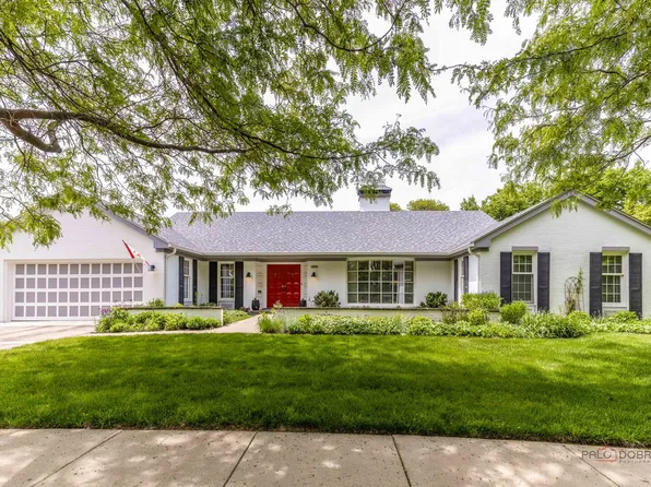 2230 Chestnut St, Waukegan, IL 60087