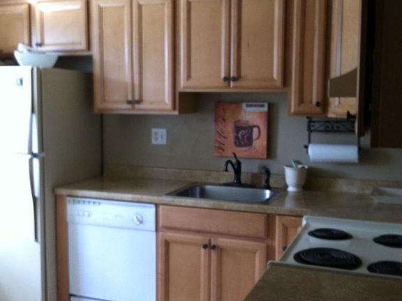 3rd image of 105 Gardens Dr APT 201