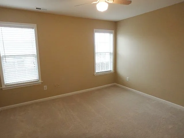 121 Hampton Lake Dr — Photo 17