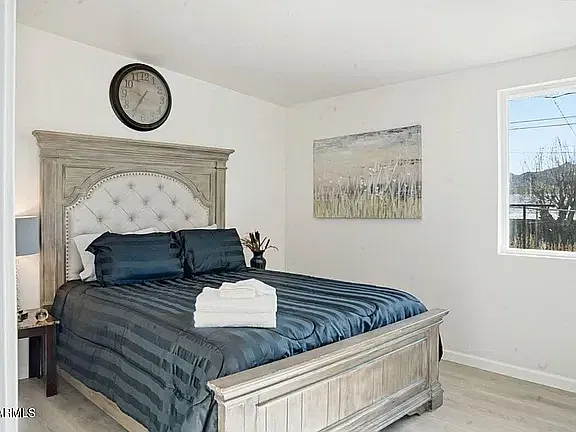 3 bed, 960 sqft, $1,250 — Photo 1