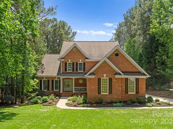 9181 Fair Oak Dr, Sherrills Ford, NC 28673