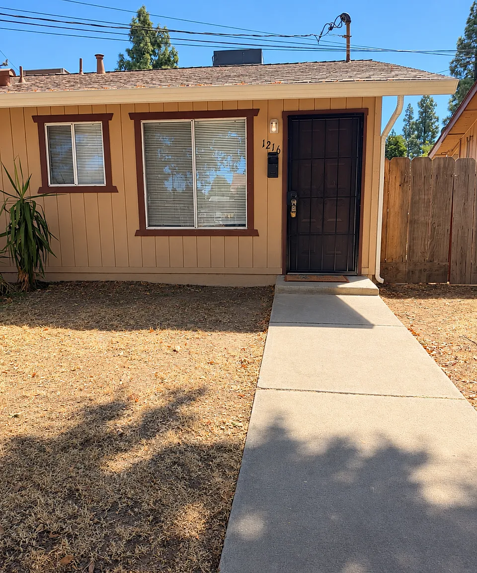 2 bed, $1,400 — Photo 1