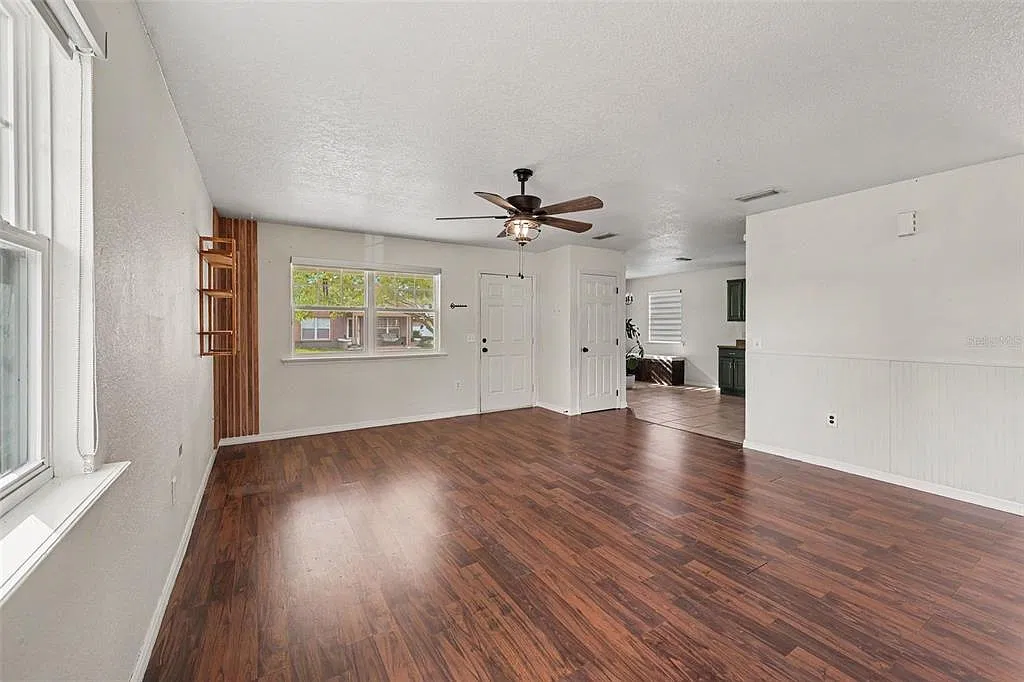2 bed, 1.0 bath, 1505 sqft, $1,800 — Photo 3