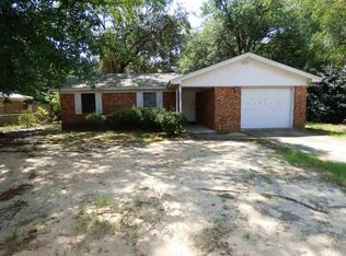 5931 Queen St, Milton, FL 32570