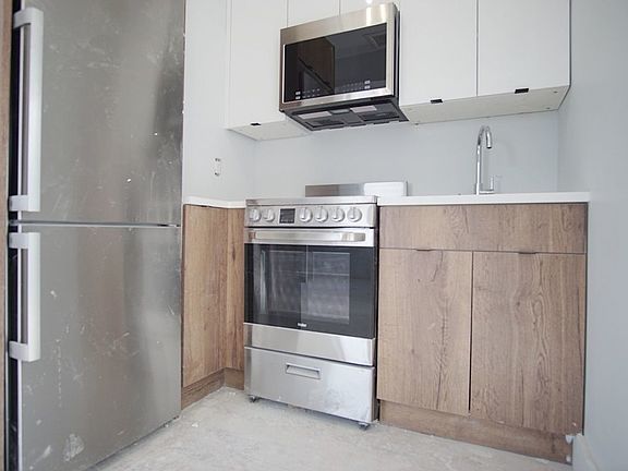 2nd image of 775 Lexington Ave #3FF