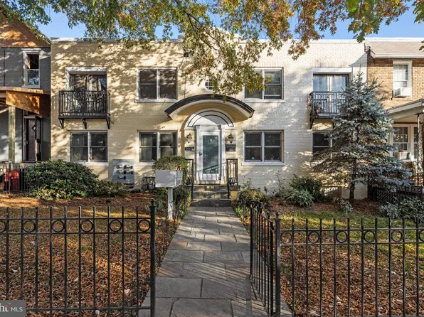 206 Bryant St NE APT 3, Washington, DC 20002