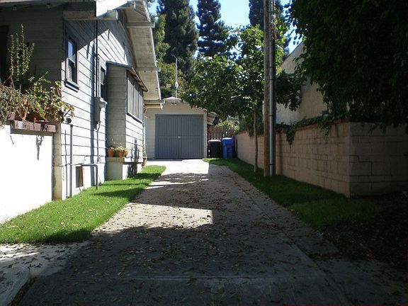 4th image of 7952 Painter Ave