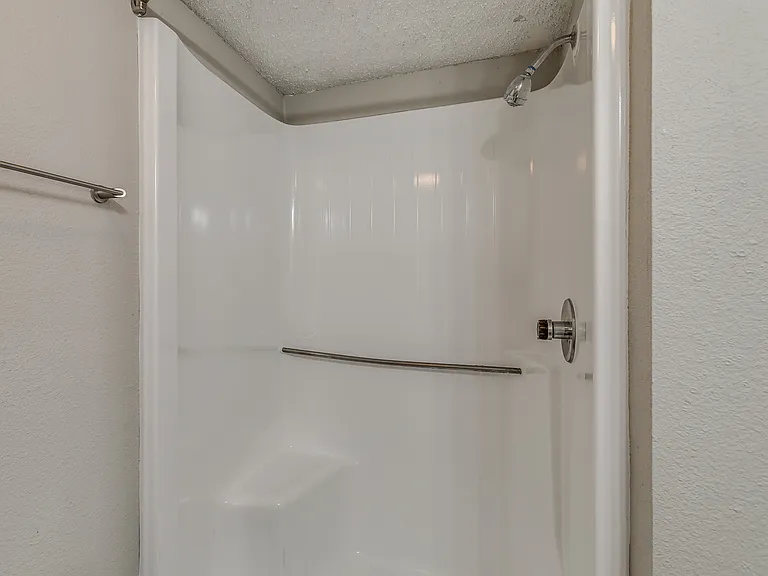 Tuscany Village - Tub/Shower Combo